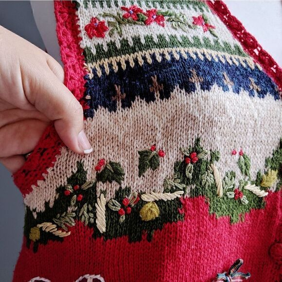 New Red Holiday Christmas Ugly Sweater Vest Stockings V Neck Button Down Size L - Picture 5 of 8